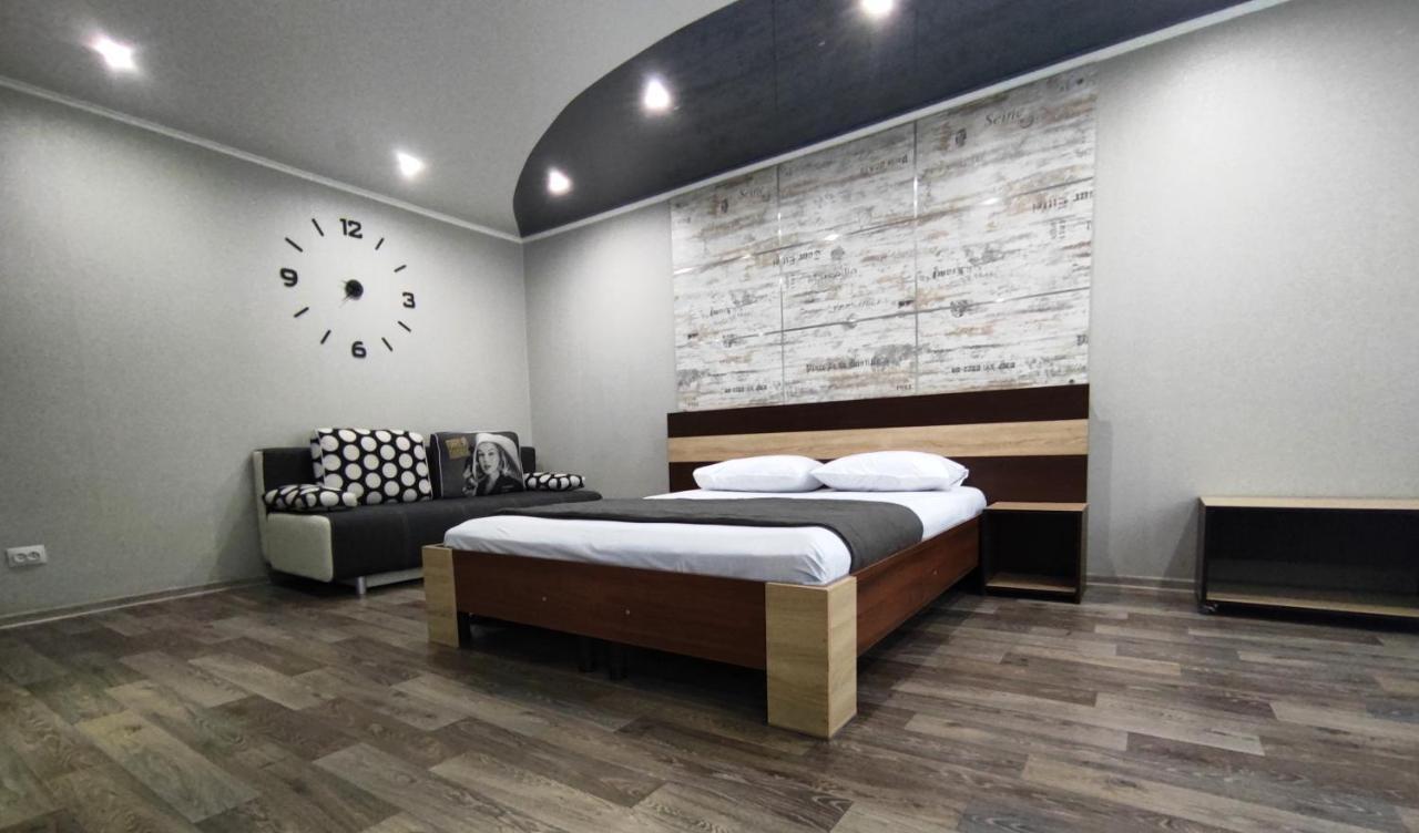 Люкс В Центре Металлургов 31 Kr Apartments Kryvyj Rih Exteriör bild