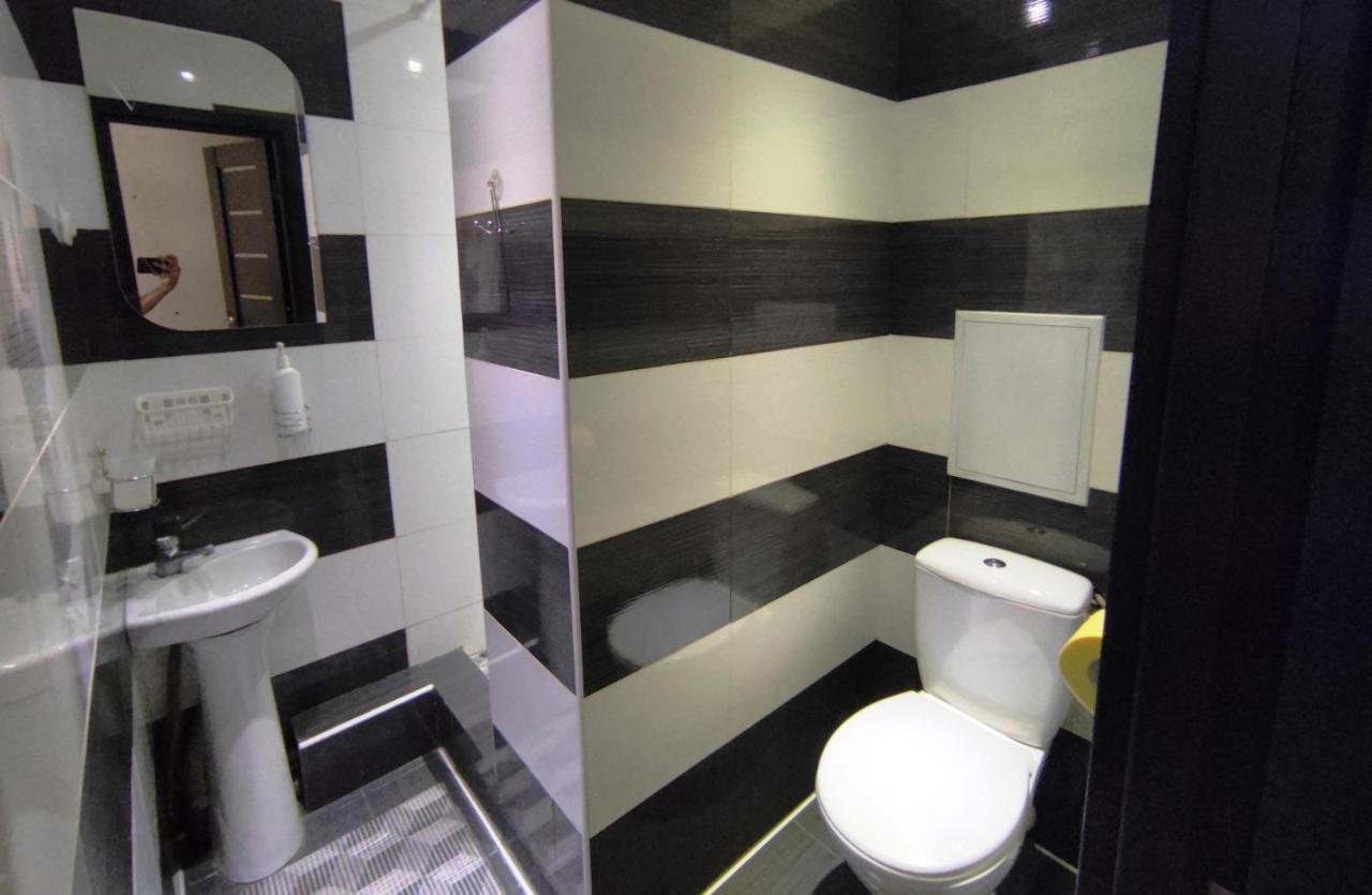 Люкс В Центре Металлургов 31 Kr Apartments Kryvyj Rih Exteriör bild