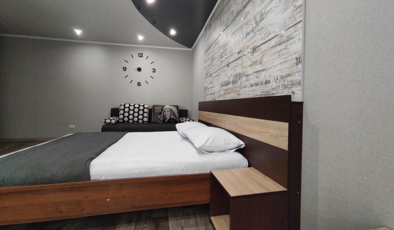Люкс В Центре Металлургов 31 Kr Apartments Kryvyj Rih Exteriör bild